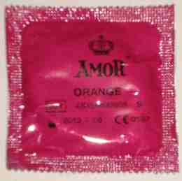 Prezerwatywa pomarańczowa o smaku i zapachu pomarańczy, nawilżana, kolor różowy, szerokość 52mm.